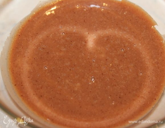 ...а другая - для шоколадных. Для этого добавить в нее растопленный шоколад (25 гр) и перемешать