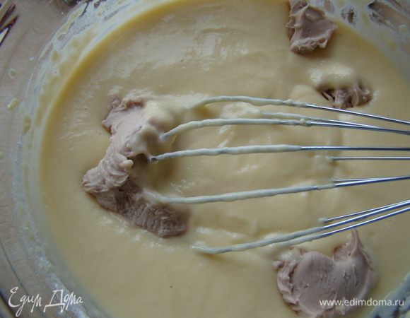 ..дрожжи,хорошо размешать, оставить в теплом месте на 20 (+-) минут