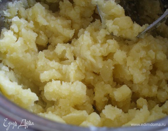 Приготовить картофельное пюре.