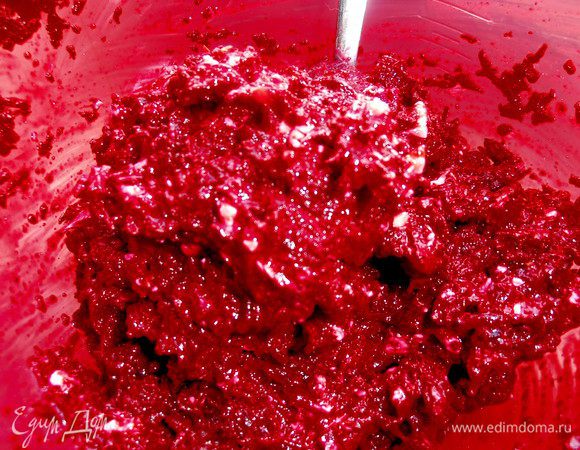 Перемешиваем, пробуем на соль..., можно порубить в массу отварные яйца.