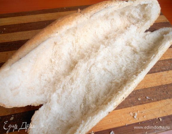 Выщипываем весь мякиш,оставляя только каркас-корку!