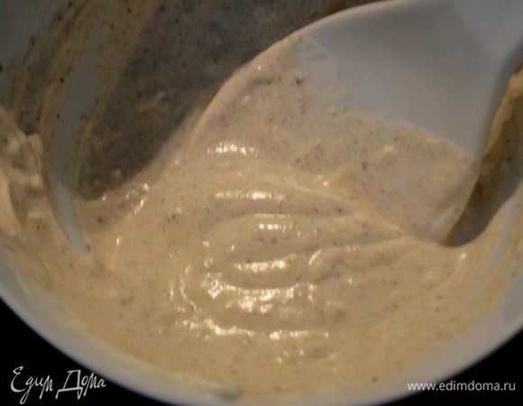 Смешать йогурт, лимон. сок, кориандр, чеснок и тмин,соль и черный перец.