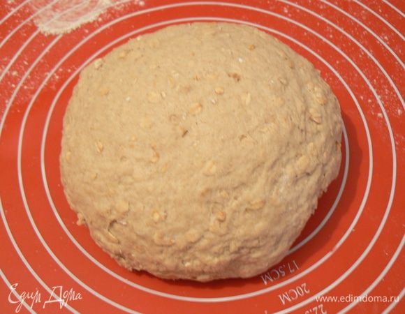 тесто должно быть мягким,немного липким.Положите в миску смазанную растит. маслом,затяните пленкой ,поставьте в теплое место на 1.5-2,5 часа