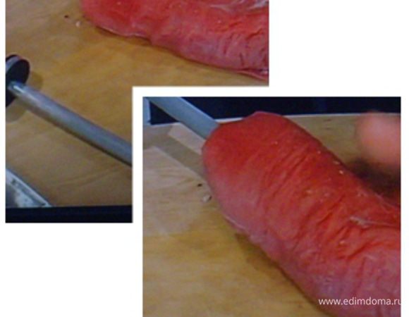 Филе обработать, снять плёнки, жилки. В филе проделать отверстие в длину и на сквозь. Я работала и ножом, т.к. одной точилки для ножей было недостаточно.