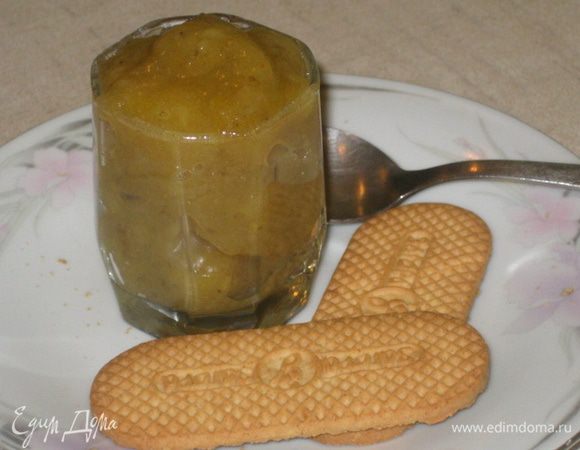 Теперь добавляем корицу и ваниль и пюрируем в блендере.