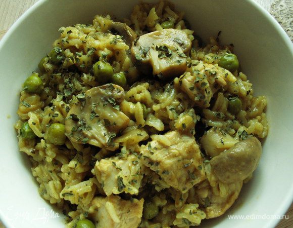 Листья кинзы крупно режем. Мясо возвращаем на сковороду с карри, разогреваем его.Солим все по вкусу.  Добавляем кинзу и подаем с рисом ( я рис добавляю к карри, перемешиваю и даю немного постоять, так мне кажется вкуснее).
 BON APPETIT! 