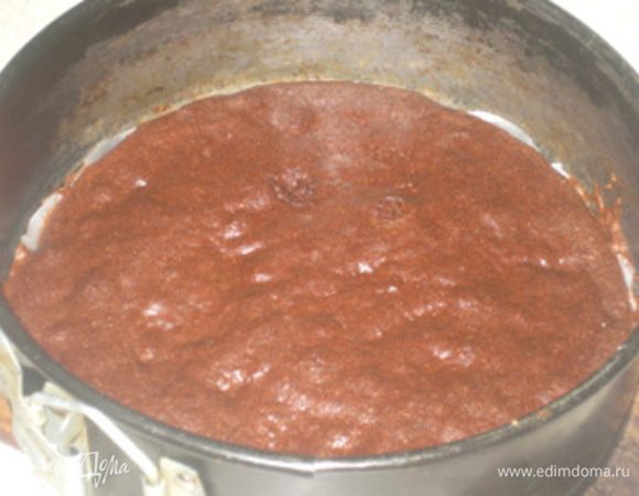 Намазать бисквит на промаслянный пергамент или бумагу для выпечки и выпекать до сухой палочки при 180С.