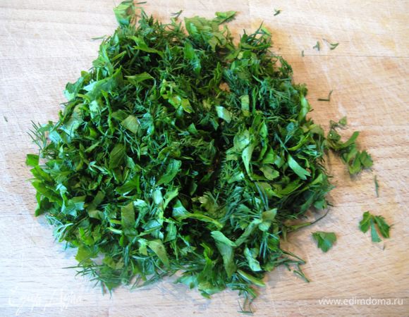 






Зелень мелко режем. 