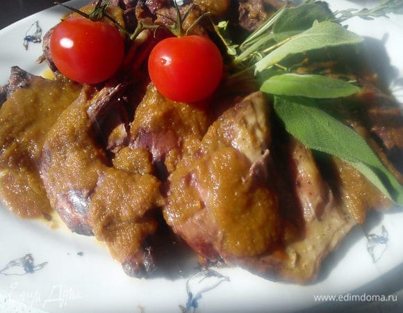 Кролика полить соусом и можно подавать