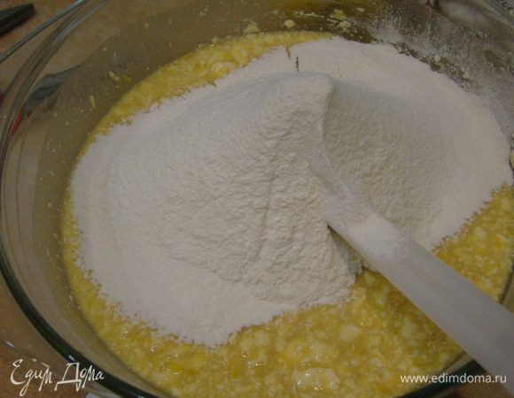 Просеиваем 150 гр муки