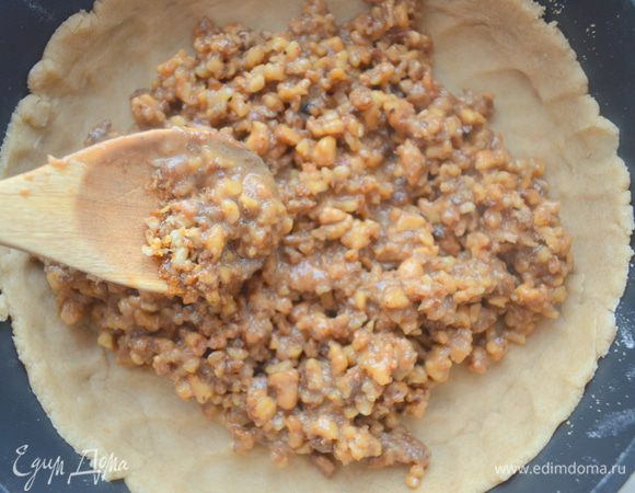 выкладываем начинку, разравниваем. 