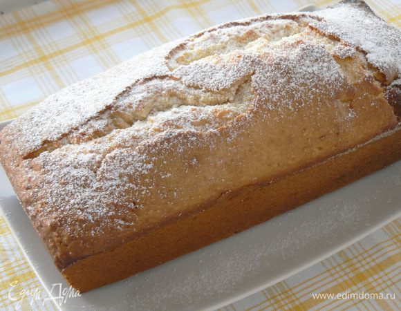 Посыпать сахарной пудрой.