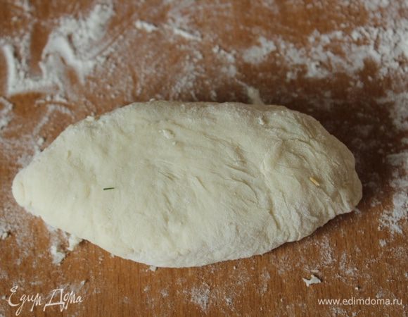 Перевернуть швом вниз.