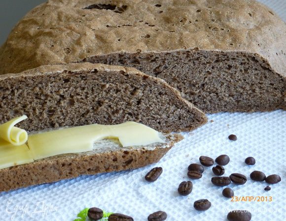 Такой вот замечательный хлебушек получился!  Булочку взвесила, 800 г получилось.
Приятного аппетита!