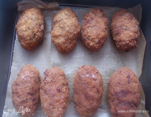 Сиченики переложить в форму для запекания и накрыть фольгой. Отправить на пол часа в духовку 175С. Подавала я их с картошечкой и острыми баклажанами.