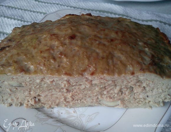 К запеканке совсем не требуется гарнир, она очень сытная и будет достаточно легкого салатика.   