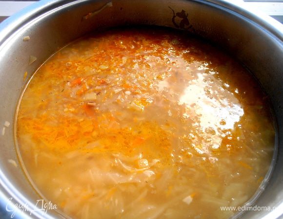 Все перемешиваем...,пробуем на соль,кислинку и т.д...Варим до приготовления картофеля. Густоту супа регулируем сами...Именно щи мы любим погуще)))