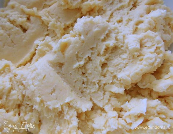 Добавить муку и перемешать.
