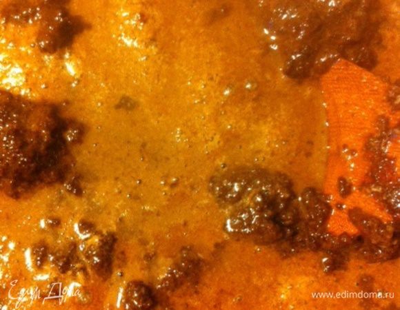 Влейте пиво, перемешайте до шелковистости