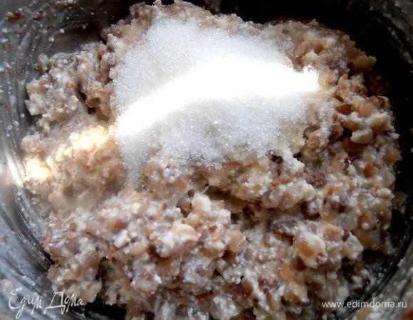 Добавляем сахар по вкусу,ваниль (это от меня!), соль, если требуется! Перемешиваем...