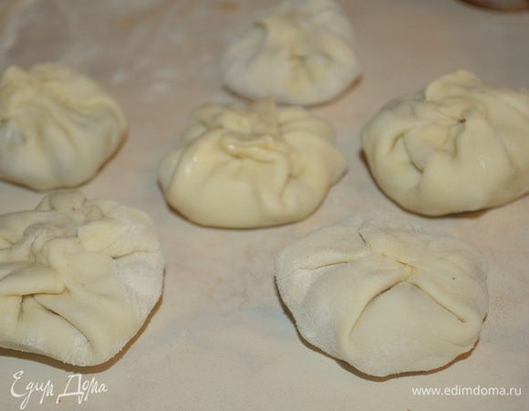 такие манипуляции делаем со всеми кружочками теста...