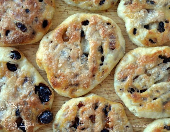 выпекаем при 180 гр 25-30 минут до золотистого цвета, подавать теплыми!