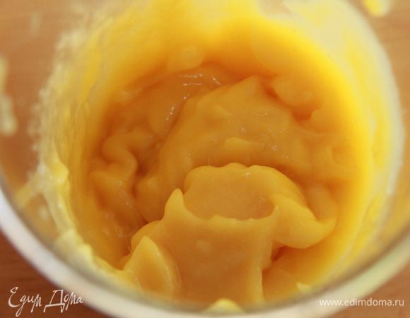 Консервированный манго пюрируем в блендере.