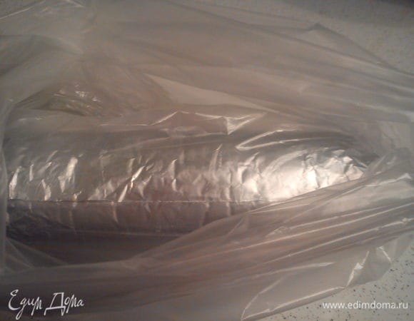 Положить в пакет и пакет плотно завязать. Для контроля положить еще в один пакет и также завязать