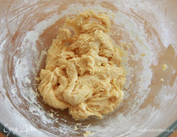 Добавляем крахмал и муку.

















