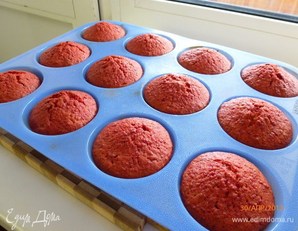 Выпекаем 25-35 минут при 200 градусах. Тесто хорошо поднимается. Вот такая красота получается в итоге!