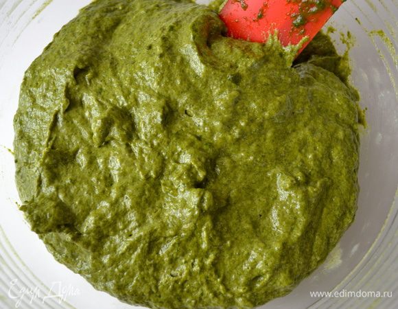 Готовое "тесто" отставить на несколько минут в сторону.  