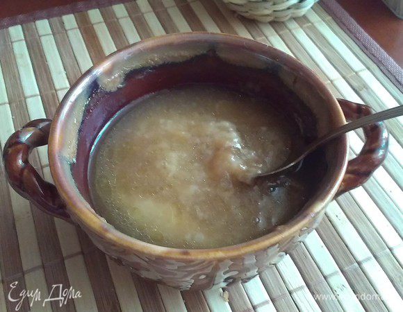 Поставить в духовку на 45 мин. Смесь сверху должна пузыриться. В конце она превращается в богатый, клейкий, вкусный соус