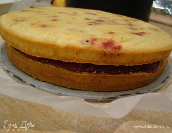 Сборка торта: 
1. бисквит 
2. фруктовый крем (отложить 3 ст. л.) 
3. шоколадный корж.