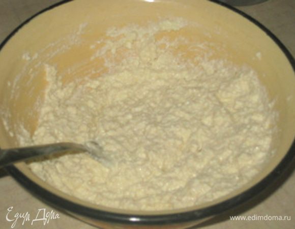 Смешать все ингредиенты, кроме яблока. 