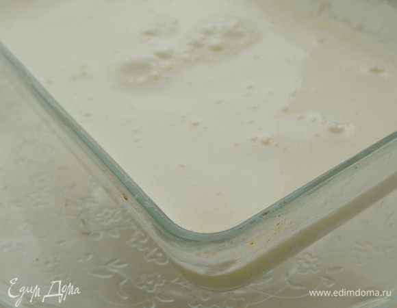 вылить в нее тесто