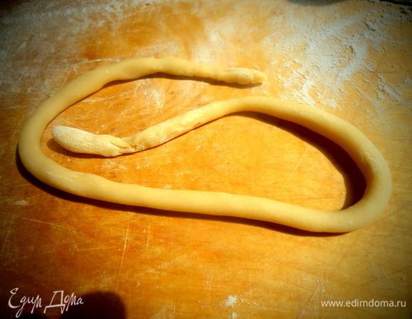 Обрезки теста мы тоже используем вот на такой жгутик!