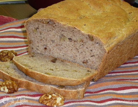 Из этого количества ингредиентов получается 800 граммовая булка. Готовый хлеб остужаем. А после наслаждаемся! Приятного аппетита!