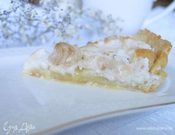 Готовому тарту даем полностью остыть, до застывания крема.  Я не удержалась и разрезала раньше положенного времени, так что прошу прощения за фото, т.к у меня потек немного крем. Но вкус у него все равно божественный.