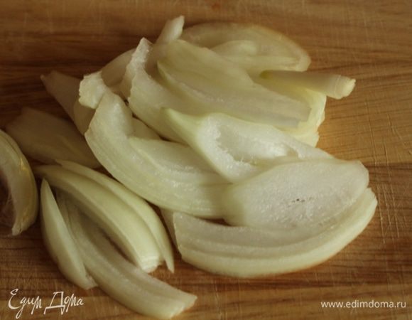 Лук и морковь соломкой