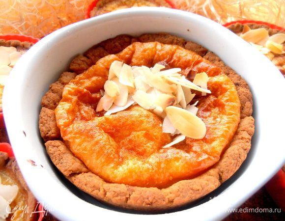 Если Вас устраивает бледный вид выпечки,то можно вынимать,когда крем схватится,но мы любим аппетитный запечённый верх,поэтому мои выглядят так!