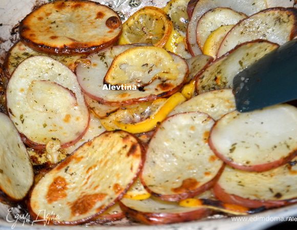 Подаем горячим как гарнир или просто самостоятельное блюдо. Приятного аппетита.