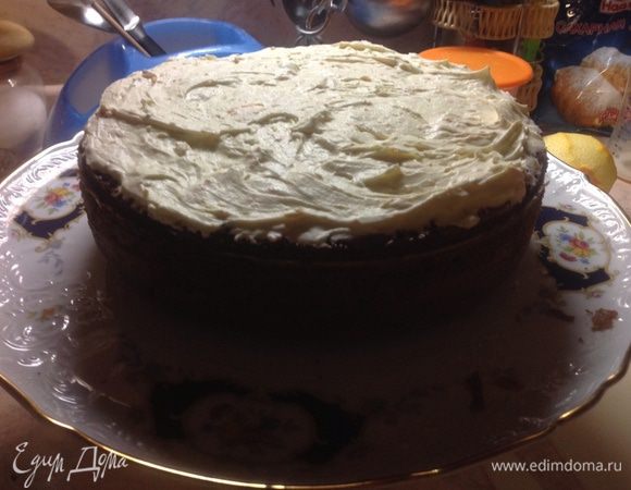 Приготовьте крем: берем сливочный сыр (кстати, мне удалось найти маложирный маскарпоне) + цедра + сок взбиваем в течении 5 минут .

Половину крема намажьте на один корж,накройте вторым и обмажьте оставшимся кремом весь торт.Можно украсить цедрой или чем-то на ваш выбор. Приятного чаепития! С праздником!
