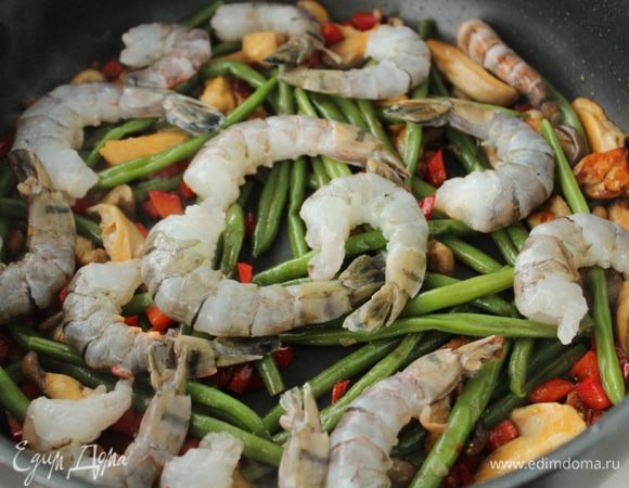 и креветки.