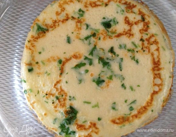 На готовые блинчики начинаем выкладывать готовую начинку...