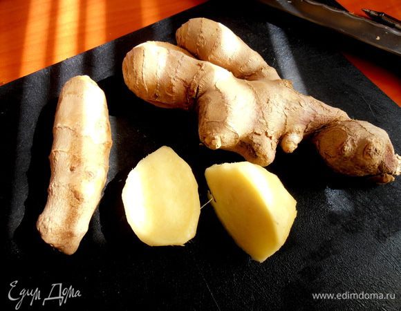 И тут я рискнула добавить свой любимый имбирь...чуть-чуть...,вот такой очищенный кусочек на фото.