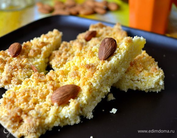 Готовый пирог полностью остудить, и после угощать гостей и угощаться самим!!! )) Ломтик "Сбризолона" хорош как с чашечкой кофе (чая), так и с десертным вином!!!........