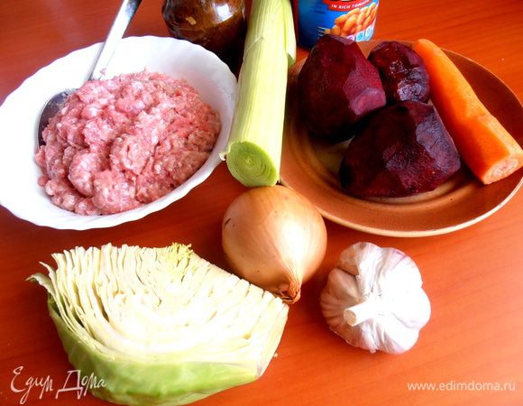 Продукты...Зелень в фарше я заменила луком пореем.