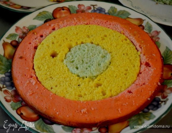 Теперь собираем по цвету, все три бисквита.