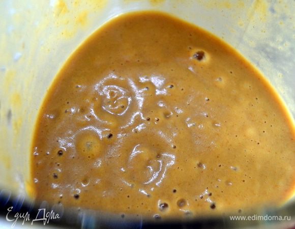 Перелить суп в блендер и измельчить до состояния пюре.При необходимости и желании процедить.