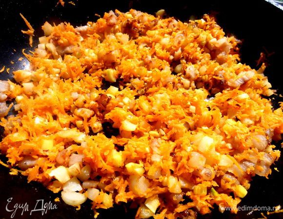 Тоже слегка обжарить...Если нужно,можно добавить растительное масло.